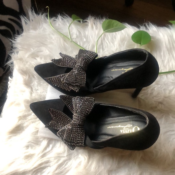 Olivia Jaymes Gorgeous Black Faux Suede Pumps with Rhinestone Bow Design! Sz 8.5 - Picture 3 of 9